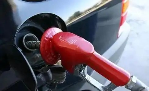 甲醇加汽油添加劑直接使用可以嗎？